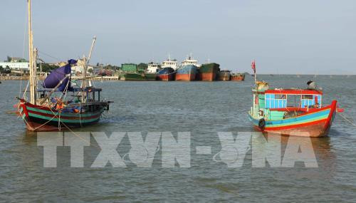 Tàu thuyền ngoài khơi đã được gọi vào nơi tránh bão an toàn. ảnh minh họa: TTXVN.