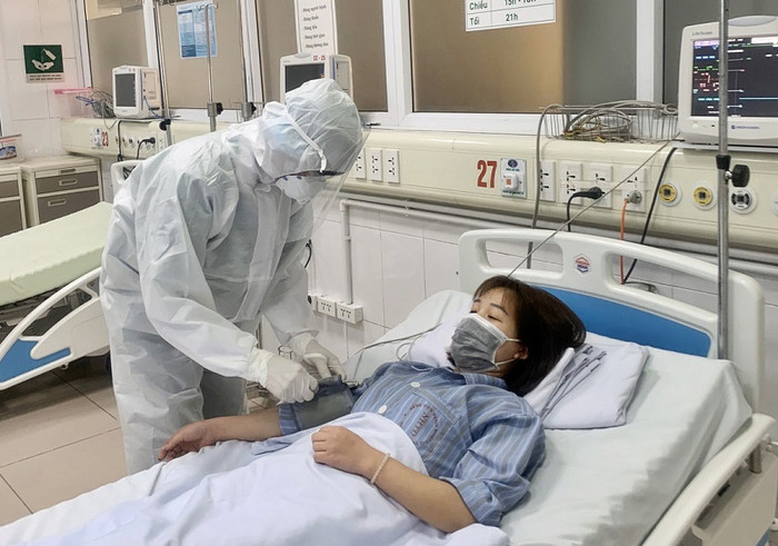 Bộ Y tế yêu cầu tăng cường quyết liệt phòng và kiểm soát lây nhiễm COVID – 19 trong cơ sở khám bệnh, chữa bệnh, đặc biệt cho các đối tượng có nguy cơ cao. Ảnh: TTXVN. Bộ Y tế yêu cầu tăng cường quyết liệt phòng và kiểm soát lây nhiễm COVID – 19 trong cơ sở khám bệnh, chữa bệnh, đặc biệt cho các đối tượng có nguy cơ cao. Ảnh: TTXVN.