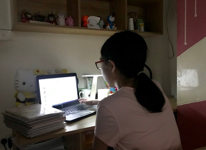 Thức khuya học bài gây ảnh hưởng xây cho hệ thần kinh, não bộ không thu nạp được nhiều kiến thức. (Ảnh N.Q) Thức khuya học bài gây ảnh hưởng xây cho hệ thần kinh, não bộ không thu nạp được nhiều kiến thức. (Ảnh N.Q)