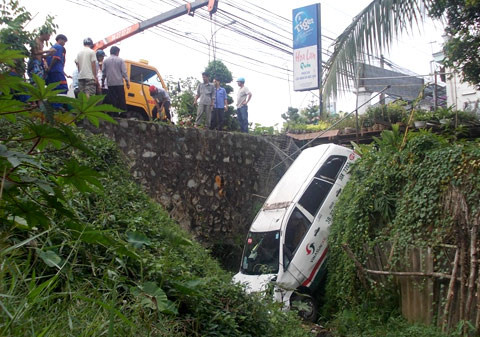 Nghề lái taxi luôn phải đối mặt với nhiều hiểm họa Nghề lái taxi luôn phải đối mặt với nhiều hiểm họa