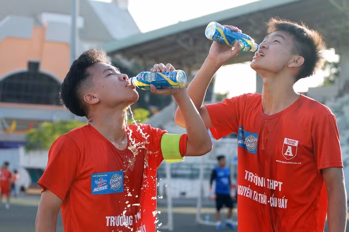 Number 1 Active trở thành thức uống quen thuộc của các cầu thủ. Number 1 Active trở thành thức uống quen thuộc của các cầu thủ.