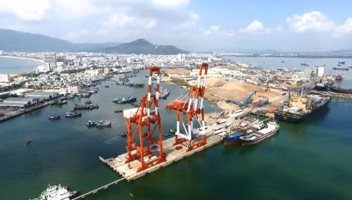 Cảng Quy Nhơn nhìn từ trên cao. Ảnh: Nguyên Linh/TTXVN