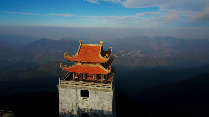 Đại hồng chung - Vọng lĩnh cao đài - Fansipan. Đại hồng chung - Vọng lĩnh cao đài - Fansipan.