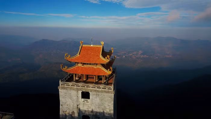 Đại hồng chung - Vọng lĩnh cao đài - Fansipan.