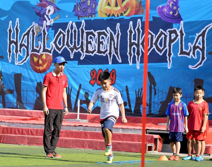 Trường chú trọng phát triển nhân cách và năng lực toàn diện của học sinh. Trường chú trọng phát triển nhân cách và năng lực toàn diện của học sinh.