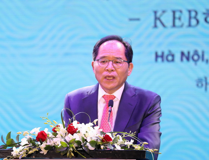 Đại sứ Hàn Quốc tại Việt Nam Park Noh Wan. Đại sứ Hàn Quốc tại Việt Nam Park Noh Wan.