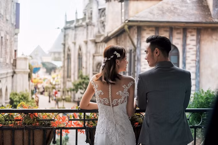 Du khách đến khu du lịch giải trí Bà Nà Hills. Du khách đến khu du lịch giải trí Bà Nà Hills.