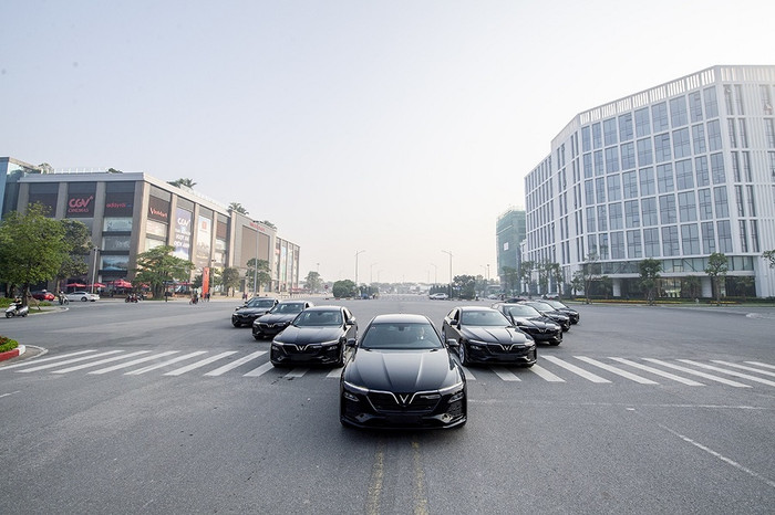 Đoàn xe VinFast phục vụ Hội nghị ASEAN 2020 chính thức lăn bánh thực hiện nhiệm vụ. Đoàn xe VinFast phục vụ Hội nghị ASEAN 2020 chính thức lăn bánh thực hiện nhiệm vụ.