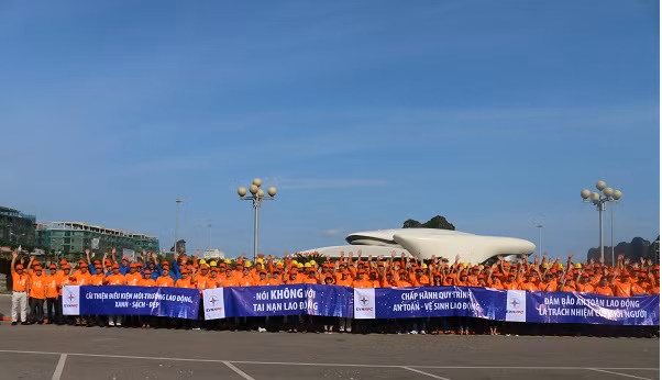 Tổng Công ty Điện lực miền Bắc “Nói không với tai nạn lao động”. Tổng Công ty Điện lực miền Bắc “Nói không với tai nạn lao động”.