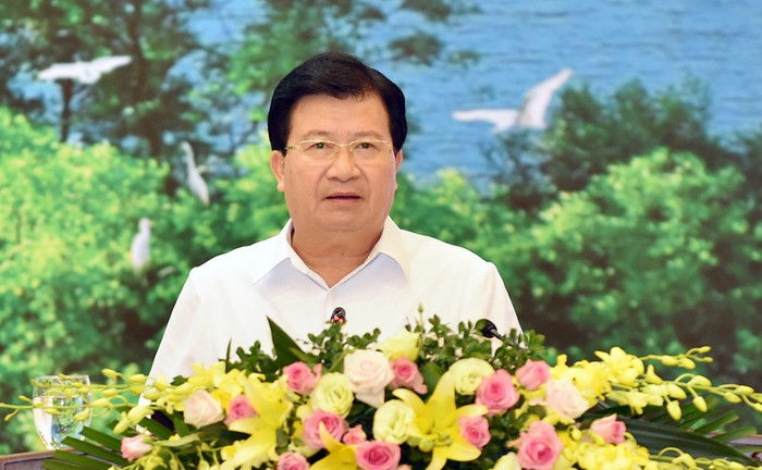 Phó Thủ tướng Trịnh Đình Dũng: Phải tiếp tục hoàn thiện thể chế, tạo môi trường pháp lý thuận lợi để bảo vệ rừng và phát triển ngành lâm nghiệp. Phó Thủ tướng Trịnh Đình Dũng: Phải tiếp tục hoàn thiện thể chế, tạo môi trường pháp lý thuận lợi để bảo vệ rừng và phát triển ngành lâm nghiệp.