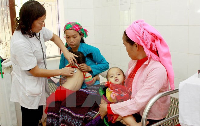 Bộ Y tế tiếp tục áp dụng nhiều biện pháp nâng cao chất lượng khám chữa bệnh tại y tế cơ sở. ảnh minh họa: TTXVN.