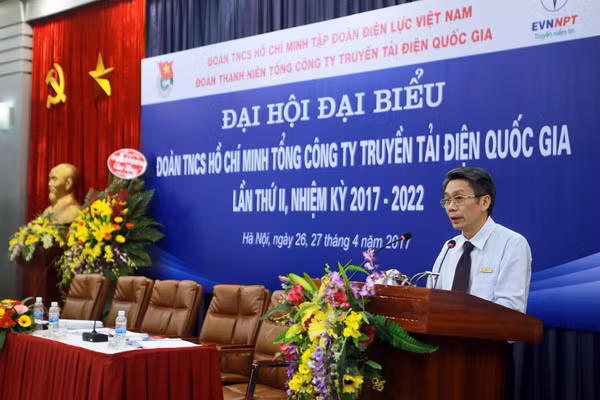 Ông Trần Quốc Lẫm - Ủy viên Ban Thường vụ Đảng ủy, Trưởng ban Tuyên giáo, Phó Tổng giám đốc EVNNPT phát biểu chỉ đạo tại Đại hội.