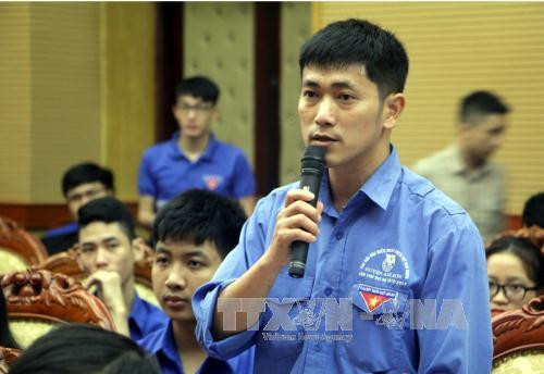 những ý kiến đóng góp của thanh niên hết sức cần thiết đối với sự nghiệp xây dựng và bảo vệ tổ quốc. ảnh: TTXVN