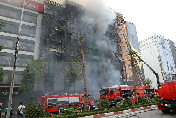 Cứu người là ưu tiên hàng đầu trong phòng cháy, chữa cháy. ảnh minh họa: TTXVN. Cứu người là ưu tiên hàng đầu trong phòng cháy, chữa cháy. ảnh minh họa: TTXVN.