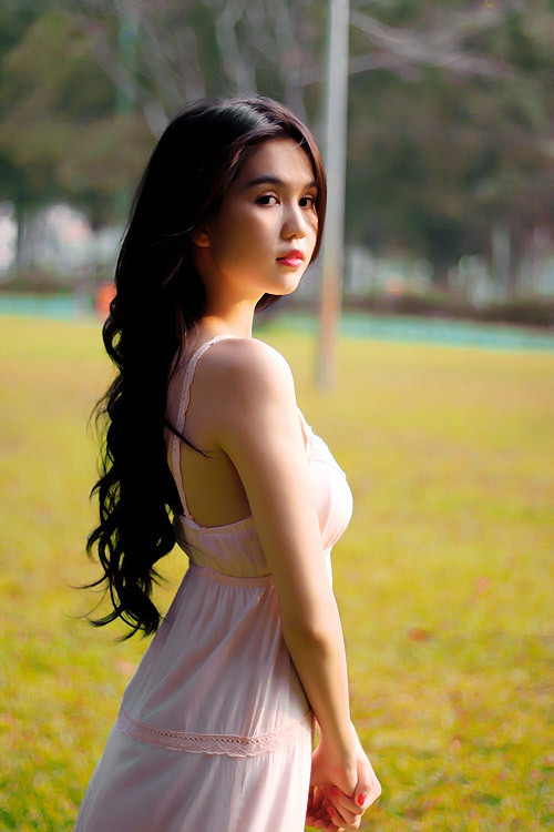 Nhân ngày 8/3, Ngọc Trinh cũng gửi đến quý độc giả lời chúc sức khỏe, thành công và luôn tươi trẻ Nhân ngày 8/3, Ngọc Trinh cũng gửi đến quý độc giả lời chúc sức khỏe, thành công và luôn tươi trẻ