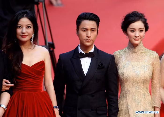 Triệu Vy, Trần Khôn, Dương Mịch tại LHP Quốc tế Thượng Hải lần thứ 15.