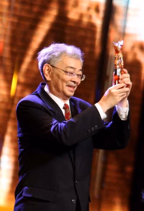 Đạo diễn Wu Yigong vinh dự nhận giải cống hiến