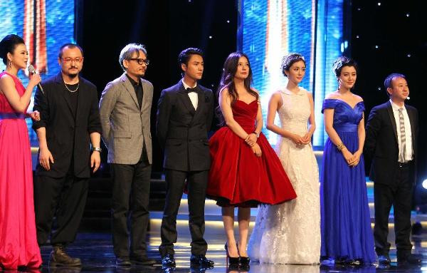 Đoàn làm phim Họa bì 2 vinh dự được tham dự LHP Quốc tế Thượng Hải lần thứ 15. Đặc biệt, ban tổ chức LHP điện ảnh quốc tế Thượng Hải lần thứ 15 chính thức công bố bom tấn Họa Bì 2 sẽ trở thành tác phẩm chiếu khai mạc LHP năm nay