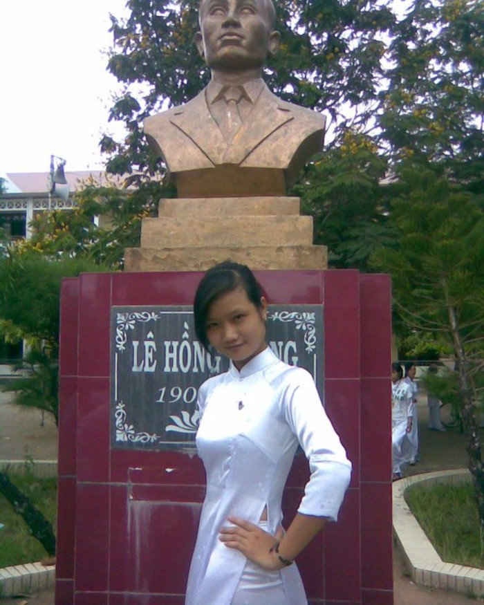 Mình là người dễ gần, yêu và thích cái đẹp, có niềm đam mê nghệ thuật