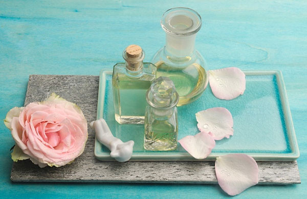 'Bí kíp' tự chế nước hoa hồng tại nhà ảnh 4 'Bí kíp' tự chế nước hoa hồng tại nhà ảnh 4