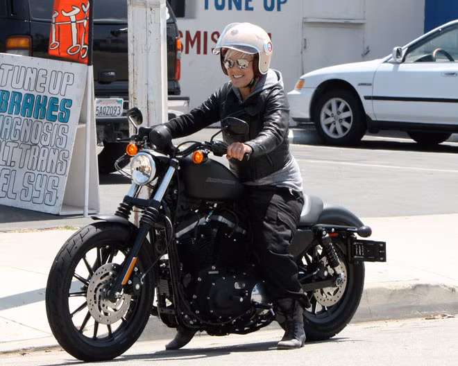 Ca sĩ Pink cũng là một người đam mê Harley Davidson.