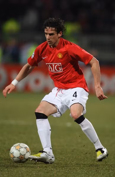 Anh trở thành thủ lĩnh khu trung tuyến của MU.