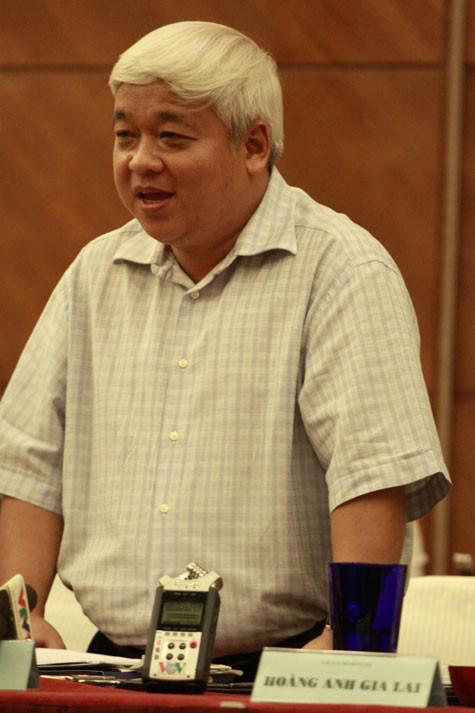 Bầu Kiên một lần nữa lại gây ấn tượng mạnh với làng bóng đá Việt. Ảnh: Vũ Ngọc Bầu Kiên một lần nữa lại gây ấn tượng mạnh với làng bóng đá Việt. Ảnh: Vũ Ngọc