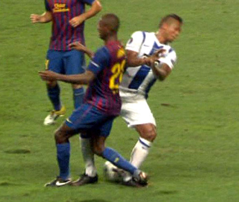 Adibal rõ ràng đã phạm lỗi với Guarin. Adibal rõ ràng đã phạm lỗi với Guarin.