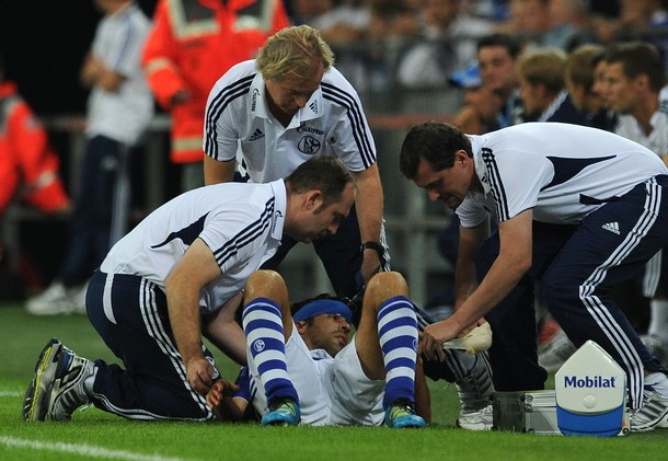 … Khiến các bác sĩ phải trợ giúp.