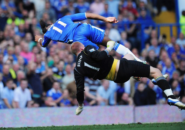 ... Và rơi tự do từ độ cao hơn 1m. ... Và rơi tự do từ độ cao hơn 1m.