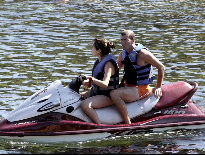 41. Huyền thoại bóng đá Zidane (2002)