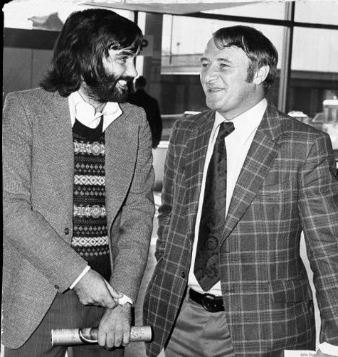 Tommy Docherty và George Best, hai cựu binh của Man United. Tommy Docherty và George Best, hai cựu binh của Man United.