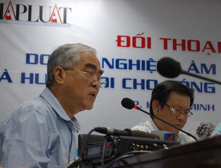 Một lần nữa ông Lê Hùng Dũng tuyên bố về vị trí của ông Dương Nghiệp Khôi. Ảnh: PL TP.HCM