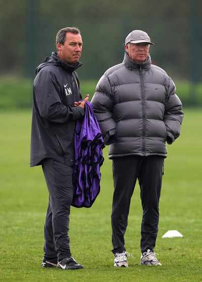 Thủ môn Arsenal sau một bàn thua trên sân Man.United.