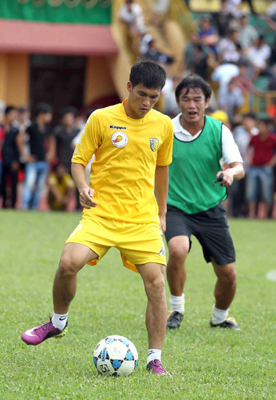 Công Vinh đã xác nhận sẽ khoác áo Hà Nội ACB. Ảnh: Quang Minh Công Vinh đã xác nhận sẽ khoác áo Hà Nội ACB. Ảnh: Quang Minh