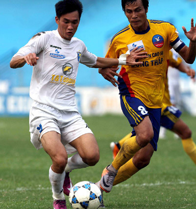 Công Vinh vẫn chưa quyết định tương lai của mình. Ảnh: Quang Minh