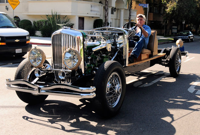 Tay MC nổi tiếng Jay Leno rất mê xe cổ… Tay MC nổi tiếng Jay Leno rất mê xe cổ…