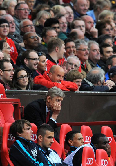 Wenger luôn cô độc trong thế giới của riêng mình. Wenger luôn cô độc trong thế giới của riêng mình.