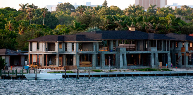 Xây nhà chung sống với nhau nhưng cả Iglesias và Kournikova đều cho biết chưa có kế hoạch làm đám cưới, dù cả hai đã nhiều tuổi. Xây nhà chung sống với nhau nhưng cả Iglesias và Kournikova đều cho biết chưa có kế hoạch làm đám cưới, dù cả hai đã nhiều tuổi.