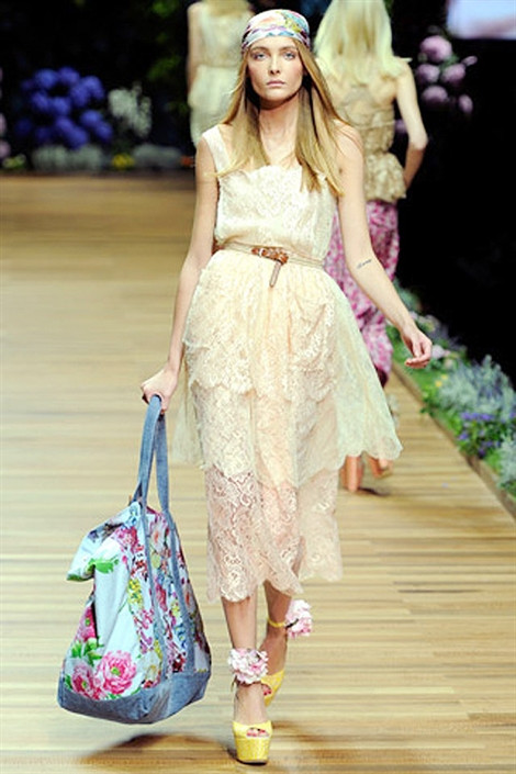 Váy ren - Sự lựa chọn của mùa Thu ảnh 27