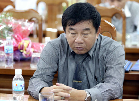 Ông Nguyễn Văn Mùi tại buổi họp tổng kết mùa giải 2011. Ảnh: Quang Minh Ông Nguyễn Văn Mùi tại buổi họp tổng kết mùa giải 2011. Ảnh: Quang Minh