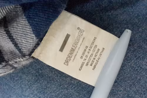 Quần áo Trung Quốc dễ dàng gắn mác made in Viet nam. ảnh: Báo Tin tức.