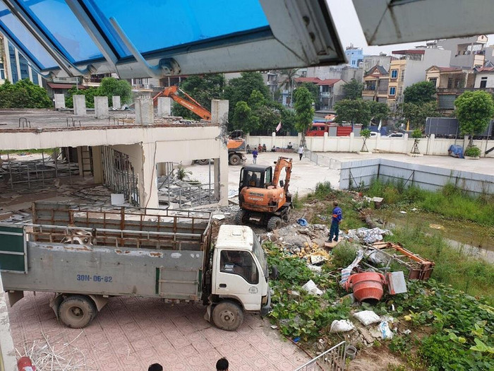 Công ty TDS cho rằng, việc cưỡng chế đối với công trình xây dựng làm trường học là cách làm cứng nhắc. ảnh: TD. Công ty TDS cho rằng, việc cưỡng chế đối với công trình xây dựng làm trường học là cách làm cứng nhắc. ảnh: TD.