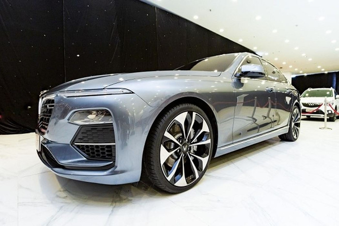 VinFast Lux A 2.0 (Sedan) có thiết kế sang trọng và thể thao.