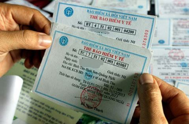 Từ 1/1/2020 bắt đầu chuyển sang thẻ bảo hiểm y tế điện tử. ảnh: vtv.