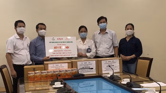 Dược Aikya trao vật tư y tế tại Sở Y tế Hà Nội