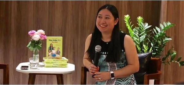 Thạc sĩ Hồng Đinh, tên đầy đủ là Đinh Thu Hồng, là Thạc sĩ Giáo dục, chuyên ngành dạy Tiếng Anh như ngôn ngữ thứ 2 (ESL), hiện đang là giáo viên Trường tiểu học New Life Academy of Excellence, bang Georgia, Hoa Kỳ. Thạc sĩ Hồng Đinh, tên đầy đủ là Đinh Thu Hồng, là Thạc sĩ Giáo dục, chuyên ngành dạy Tiếng Anh như ngôn ngữ thứ 2 (ESL), hiện đang là giáo viên Trường tiểu học New Life Academy of Excellence, bang Georgia, Hoa Kỳ.