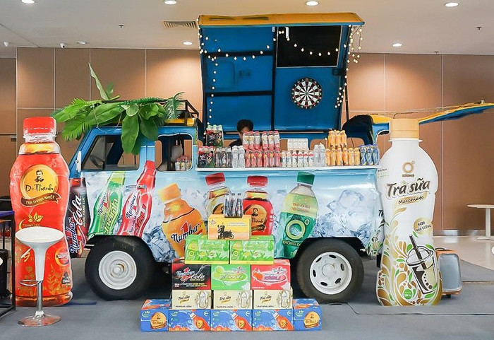 Gian hàng Tân Hiệp Phát mang đến nhiều trải nghiệm mới lạ, thu hút khách tham quan. Gian hàng Tân Hiệp Phát mang đến nhiều trải nghiệm mới lạ, thu hút khách tham quan.