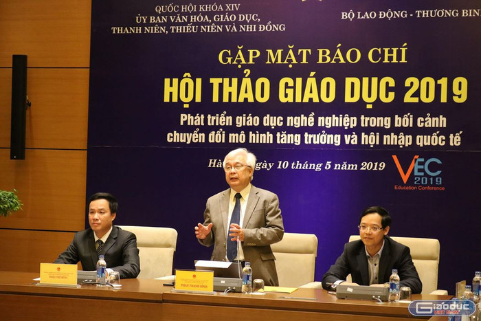 Chủ nhiệm Ủy ban Văn hóa, Giáo dục, Thanh niên, Thiếu niên và Nhi đồng của Quốc hội Phan Thanh Bình phát biểu. Ảnh: Đỗ Thơm Chủ nhiệm Ủy ban Văn hóa, Giáo dục, Thanh niên, Thiếu niên và Nhi đồng của Quốc hội Phan Thanh Bình phát biểu. Ảnh: Đỗ Thơm