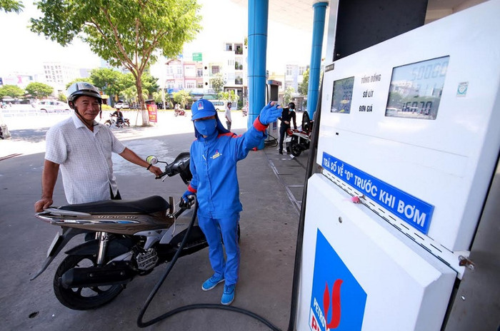 Nguyên nhân các xe bỗng nhiên bốc cháy là do xăng giả có nhiều chất tạo cháy. Nguyên nhân các xe bỗng nhiên bốc cháy là do xăng giả có nhiều chất tạo cháy.